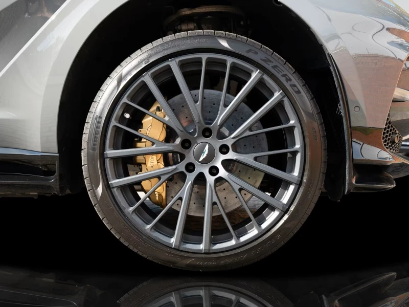 Aston Martin DBX 707 Ceramic Duotone Interior Privacy Glass , снимка 4 - Автомобили и джипове - 51512640