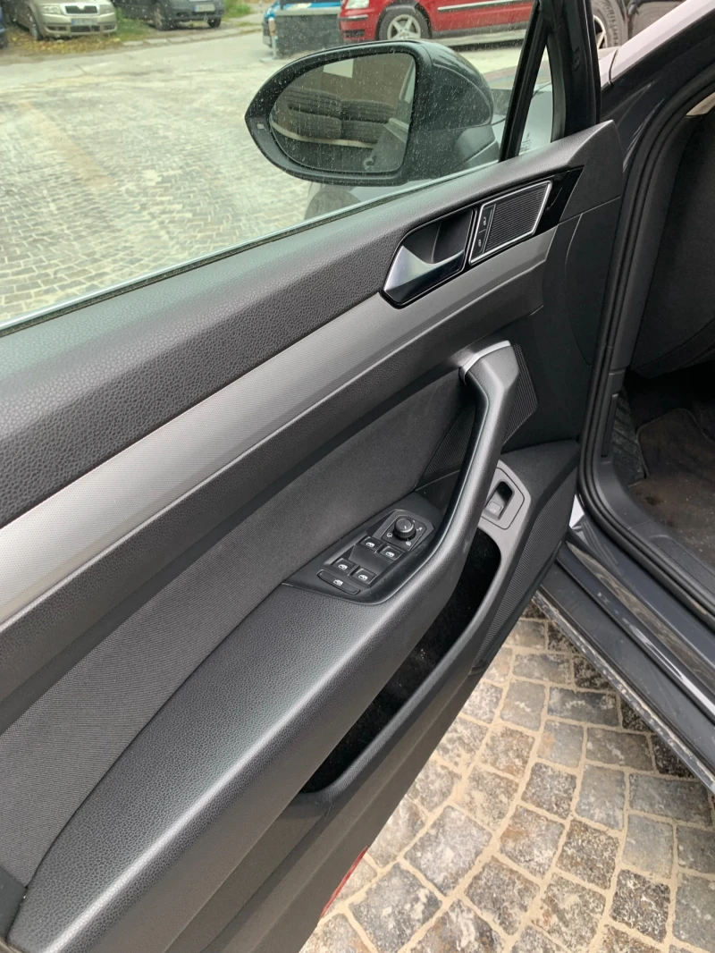 VW Passat B8 1.8TSI Highline 180 HP, снимка 6 - Автомобили и джипове - 52311301