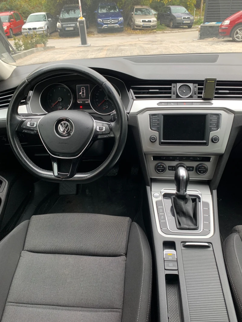 VW Passat B8 1.8TSI Highline 180 HP, снимка 7 - Автомобили и джипове - 52311301