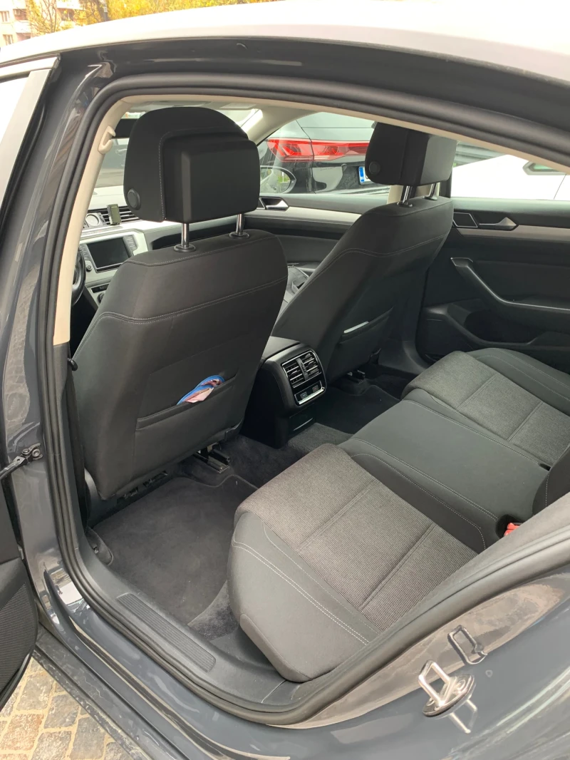 VW Passat B8 1.8TSI Highline 180 HP, снимка 5 - Автомобили и джипове - 52311301