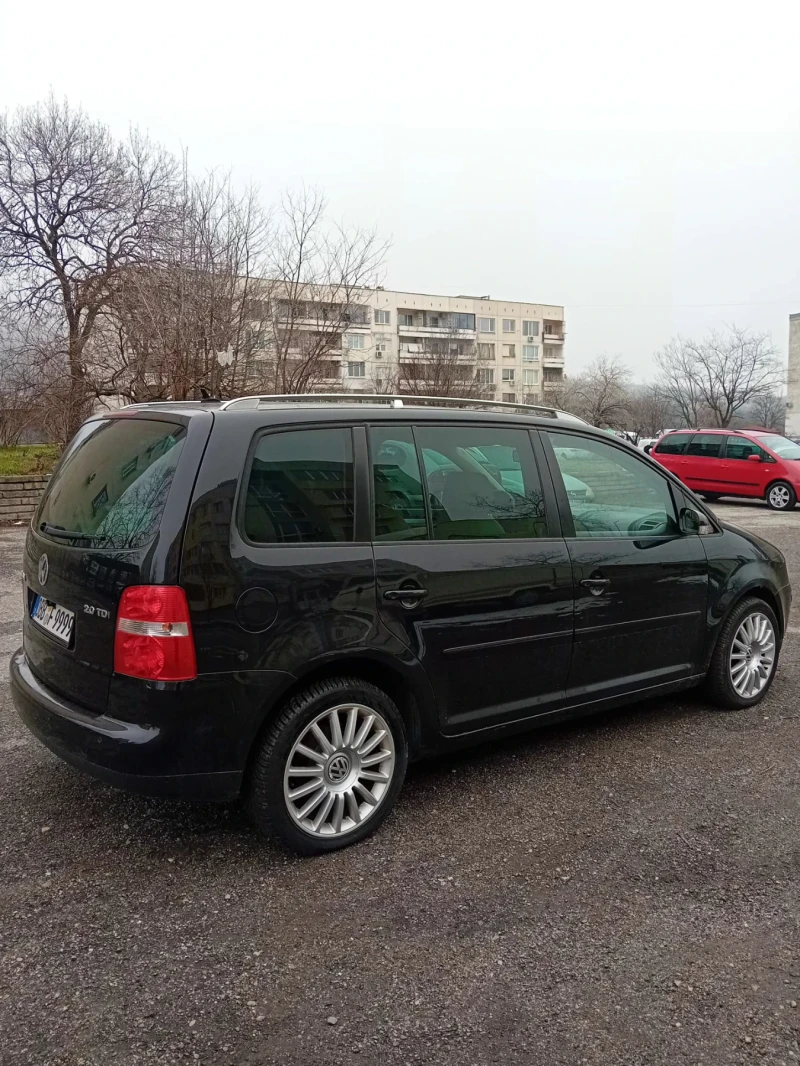 VW Touran 2.0 TDI КОЖА ПОДГРЕВ НАВИ ШИБИДАХ ТЕГЛИЧ , снимка 5 - Автомобили и джипове - 53217844