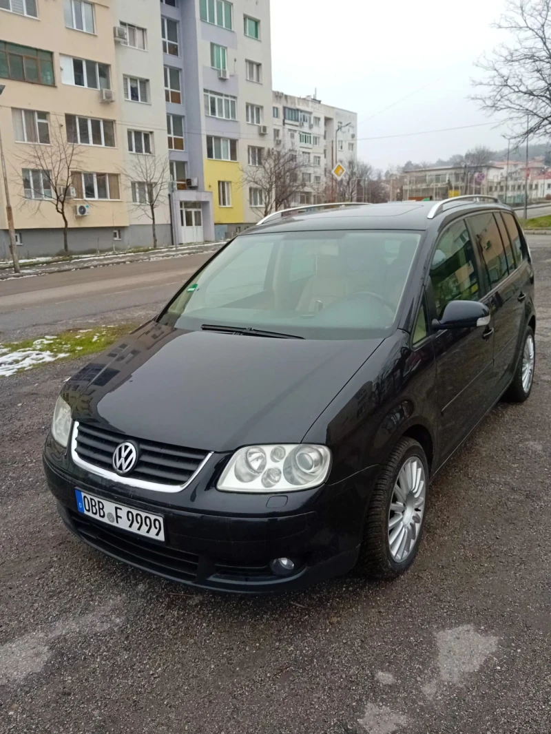 VW Touran 2.0 TDI КОЖА ПОДГРЕВ НАВИ ШИБИДАХ ТЕГЛИЧ , снимка 2 - Автомобили и джипове - 53217844