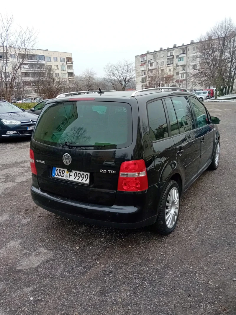 VW Touran 2.0 TDI КОЖА ПОДГРЕВ НАВИ ШИБИДАХ ТЕГЛИЧ , снимка 4 - Автомобили и джипове - 53217844