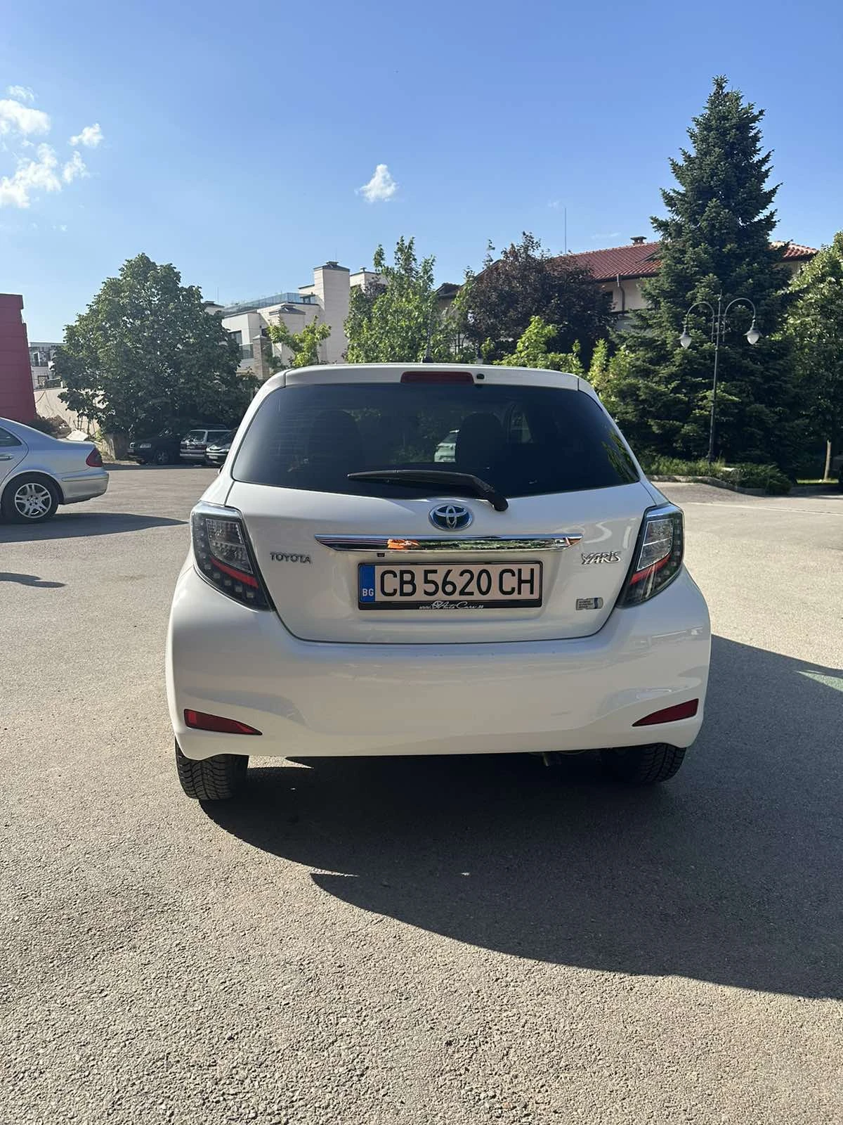 Toyota Yaris 1.5i/Hybrid/Камера/Автоматик/EURO5B - изображение 2