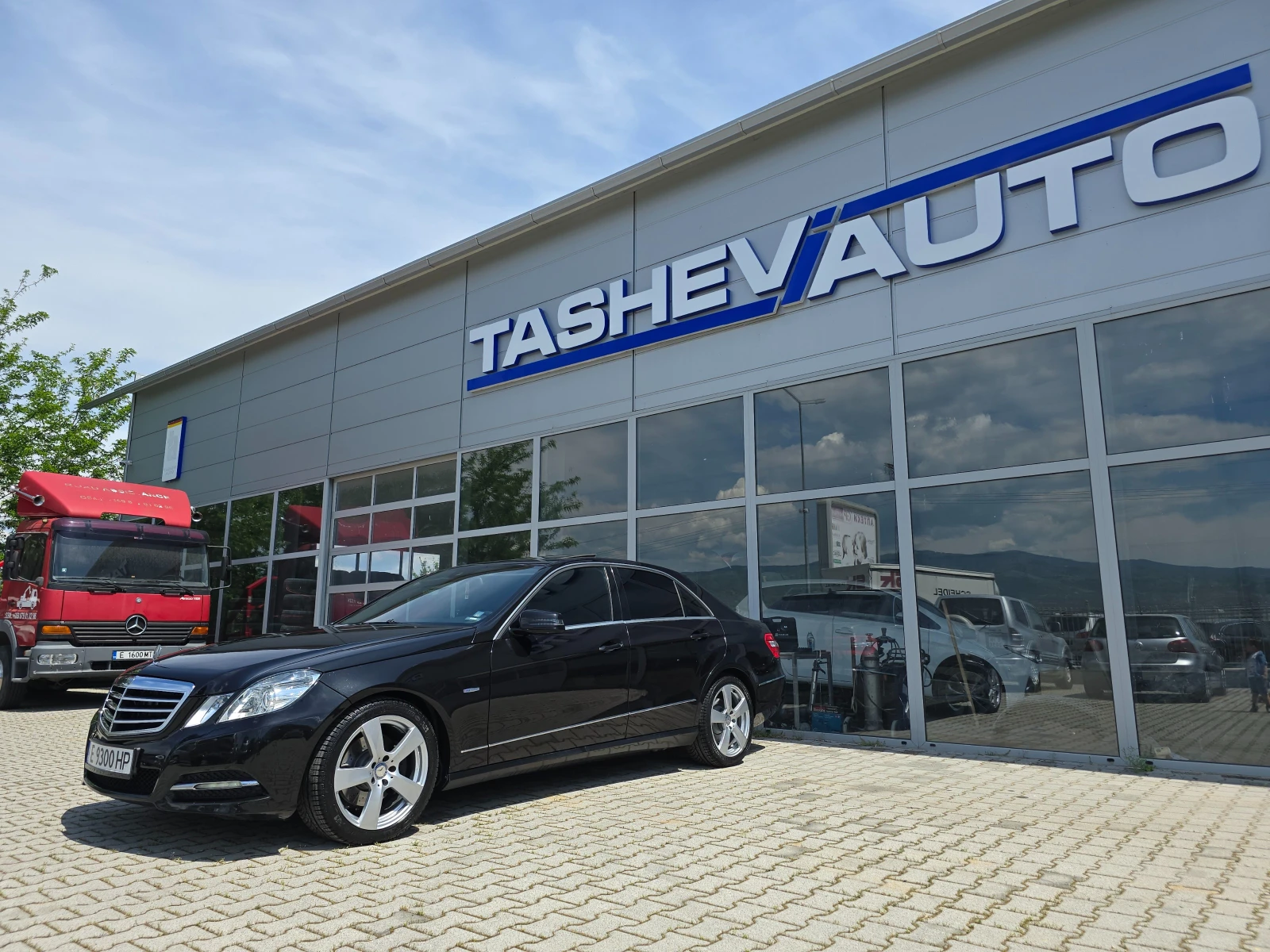 Mercedes-Benz E 350 4MATIC/МАСАЖ/КАМЕРА/ДИНАМИЧНИ СЕДАЛКИ!! - изображение 5