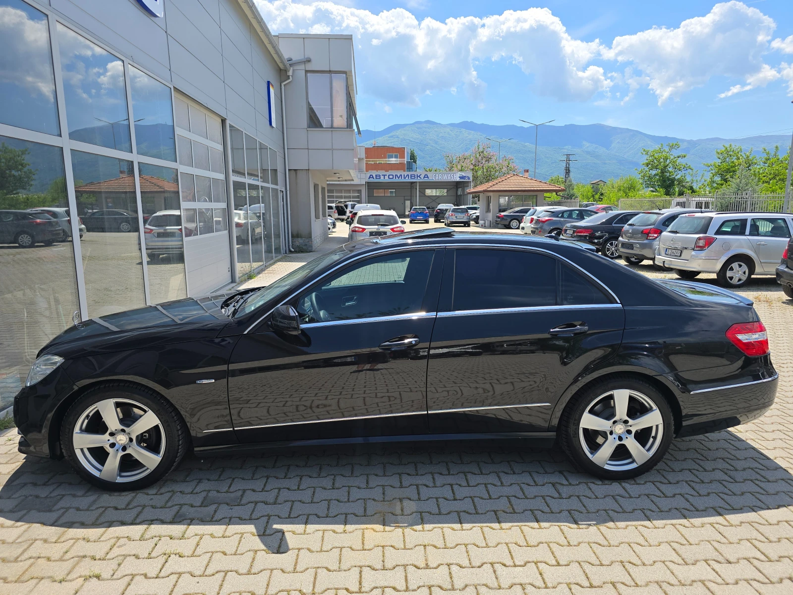 Mercedes-Benz E 350 4MATIC/МАСАЖ/КАМЕРА/ДИНАМИЧНИ СЕДАЛКИ!! - изображение 9