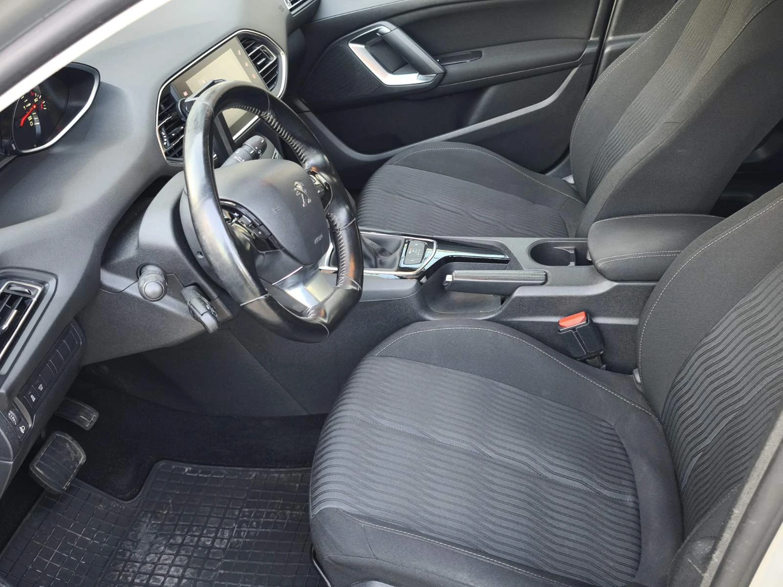 Peugeot 308   1.6 BLUEHDI AUTOMATIC - изображение 4
