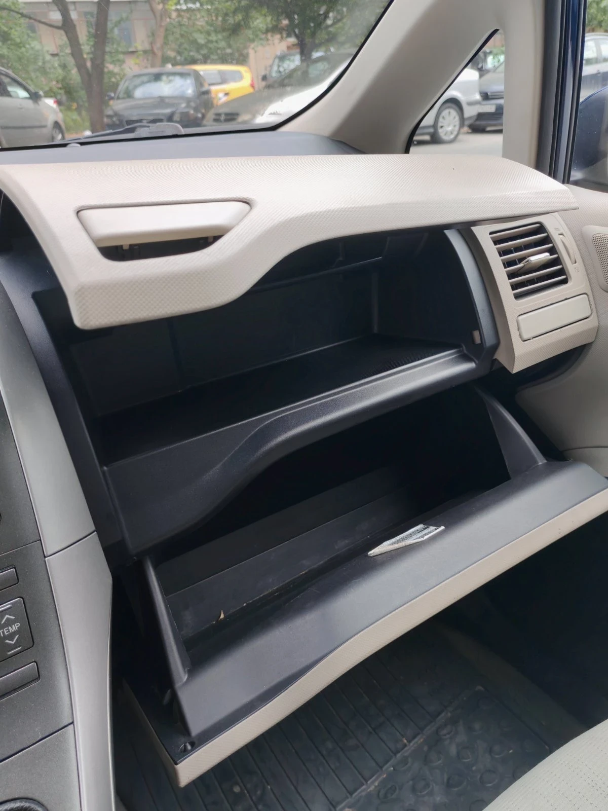 Toyota Auris 1, 6 - изображение 10