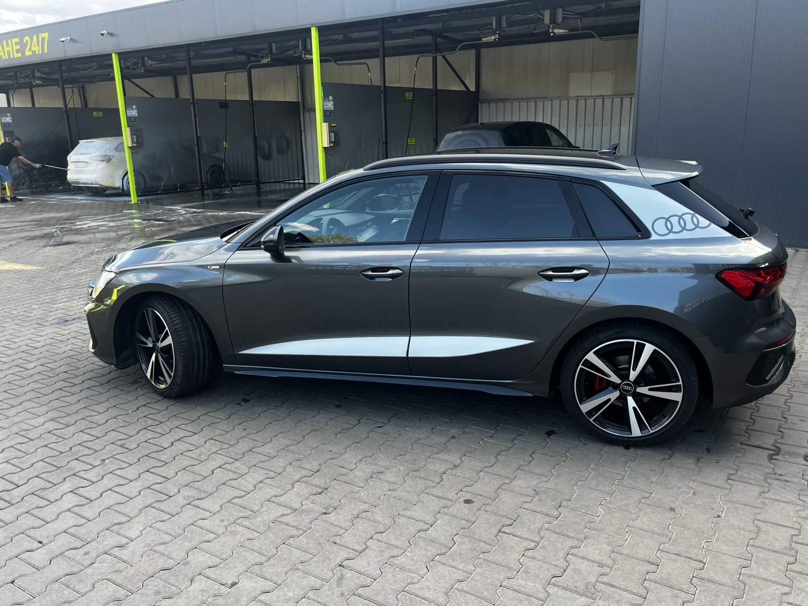 Audi A3 Sportsback S line - изображение 8
