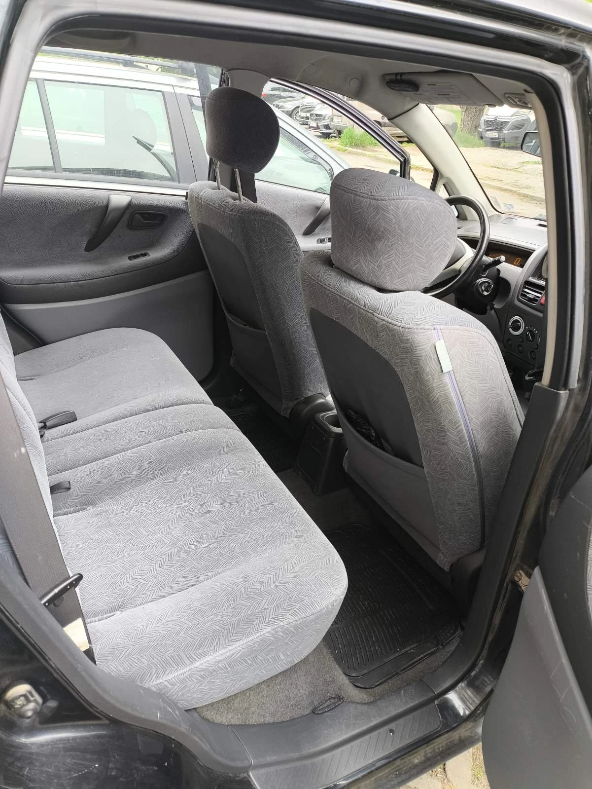 Suzuki Liana, снимка 7 - Автомобили и джипове - 54482677