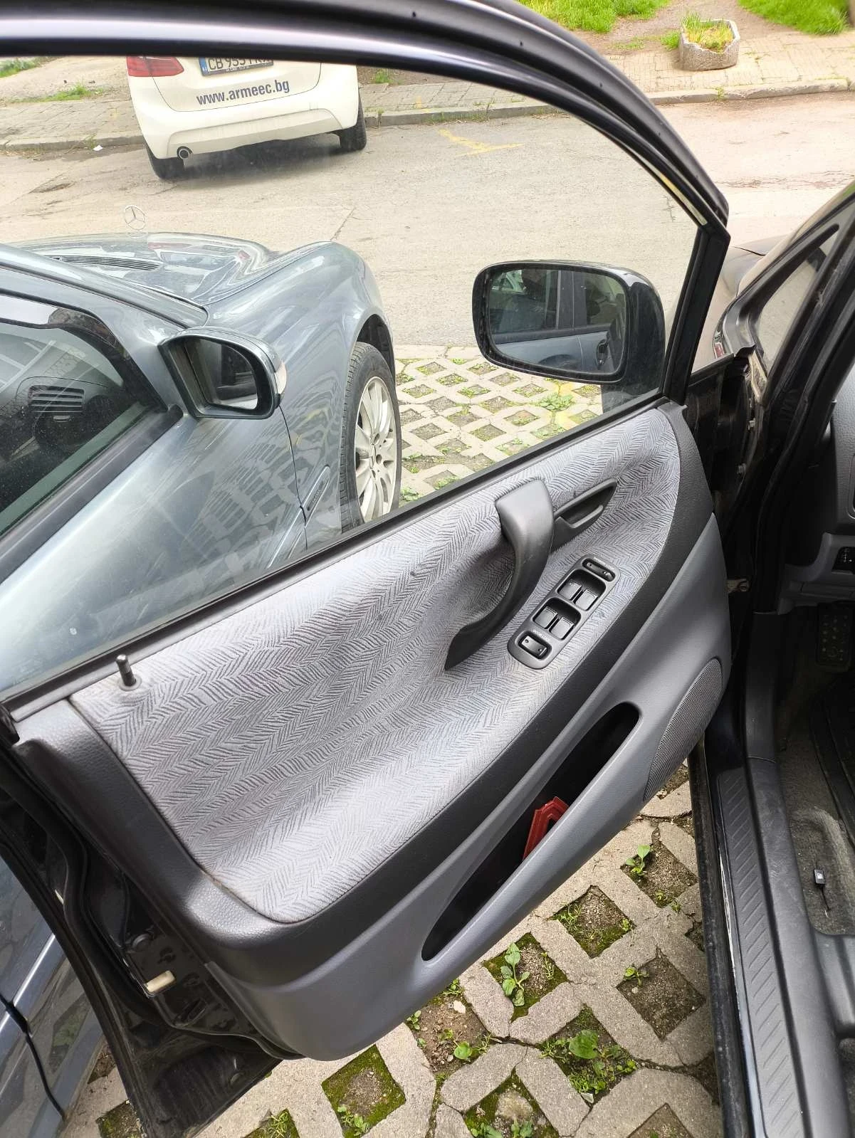 Suzuki Liana, снимка 5 - Автомобили и джипове - 54482677