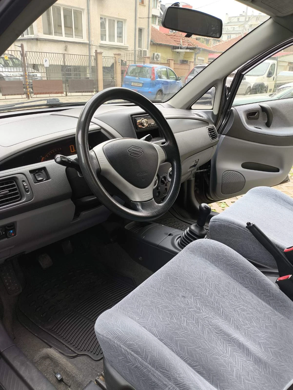 Suzuki Liana, снимка 6 - Автомобили и джипове - 54482677