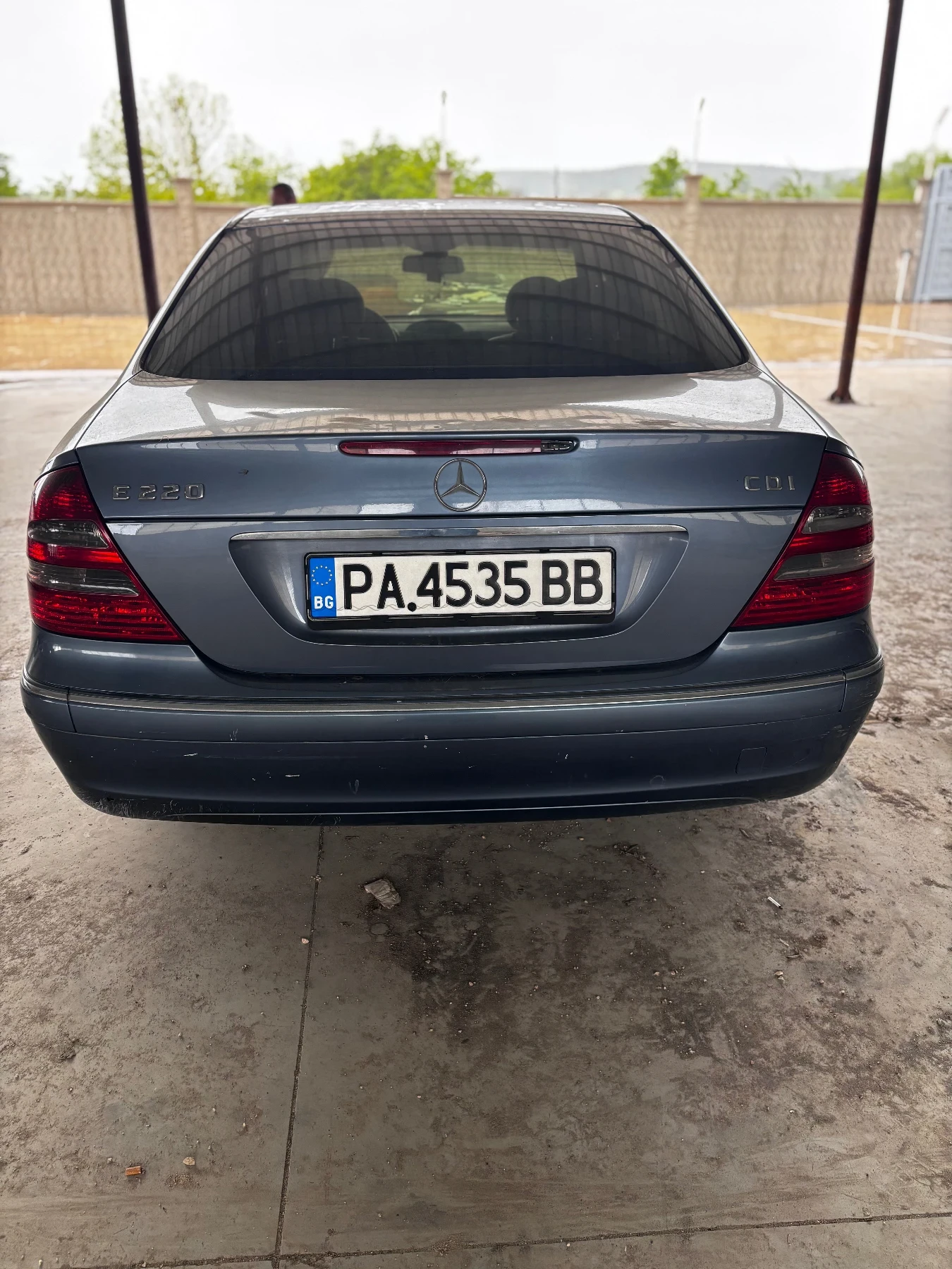 Mercedes-Benz E 220, снимка 2 - Автомобили и джипове - 54370257