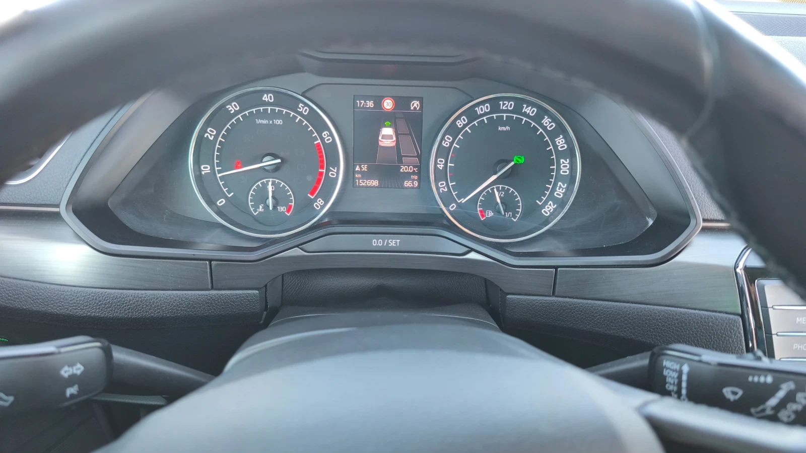 Skoda Superb 2.0TSi 280кс 4x4 Внос от Швейцария Перфектна, снимка 17 - Автомобили и джипове - 54598239