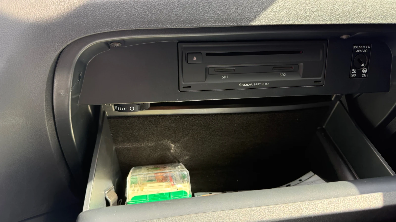 Skoda Octavia 1.6 TDI ParkAssist Distronic, снимка 12 - Автомобили и джипове - 55069303
