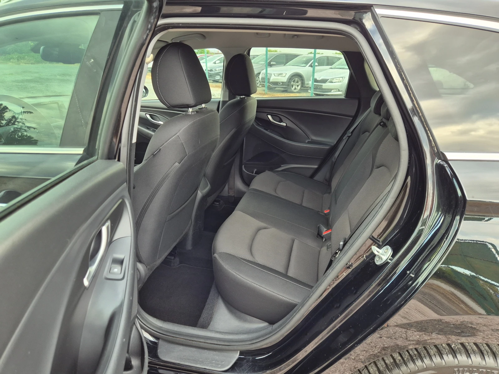 Hyundai I30 1.0i, снимка 12 - Автомобили и джипове - 55201947