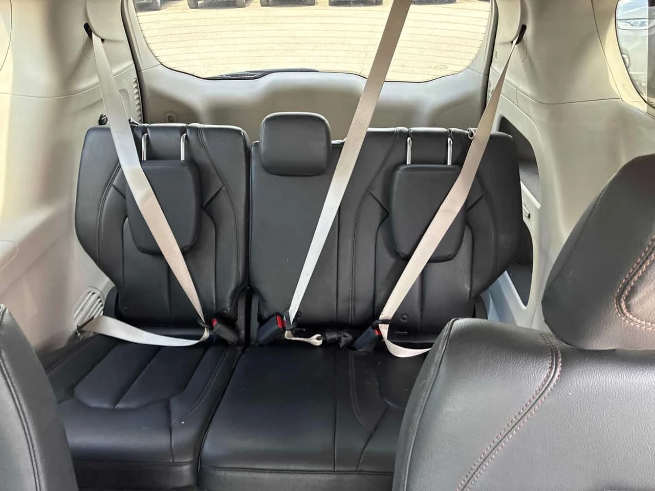 Chrysler Pacifica * Touring L Plus * АВТОКРЕДИТ БЕЗ ПЪРВОНАЧАЛНА* , снимка 12 - Автомобили и джипове - 55220981
