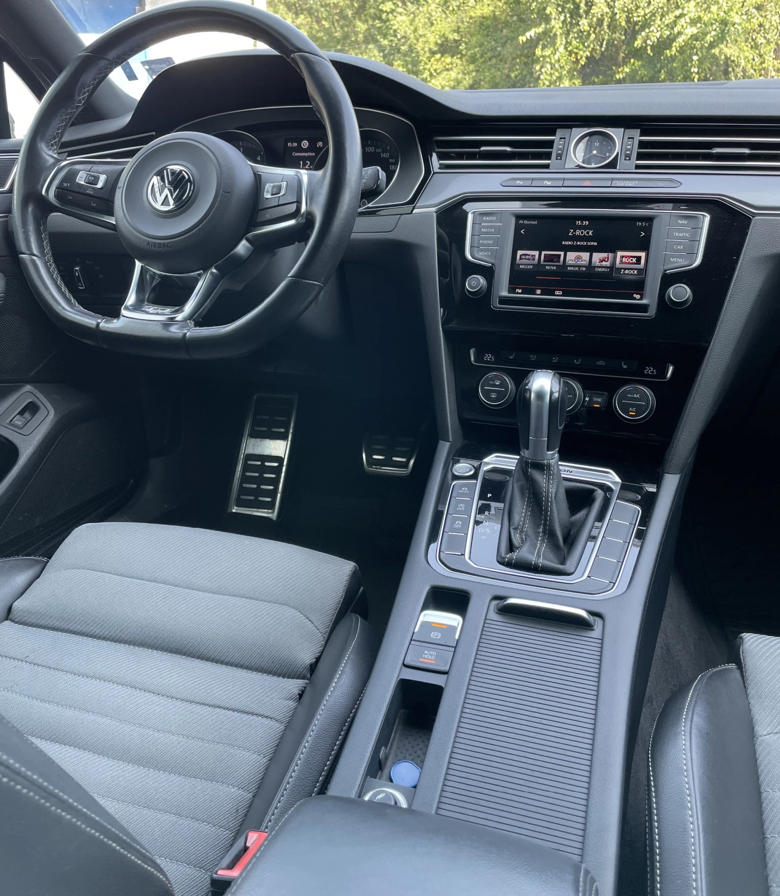VW Passat 2.0 TDI, снимка 10 - Автомобили и джипове - 55343564