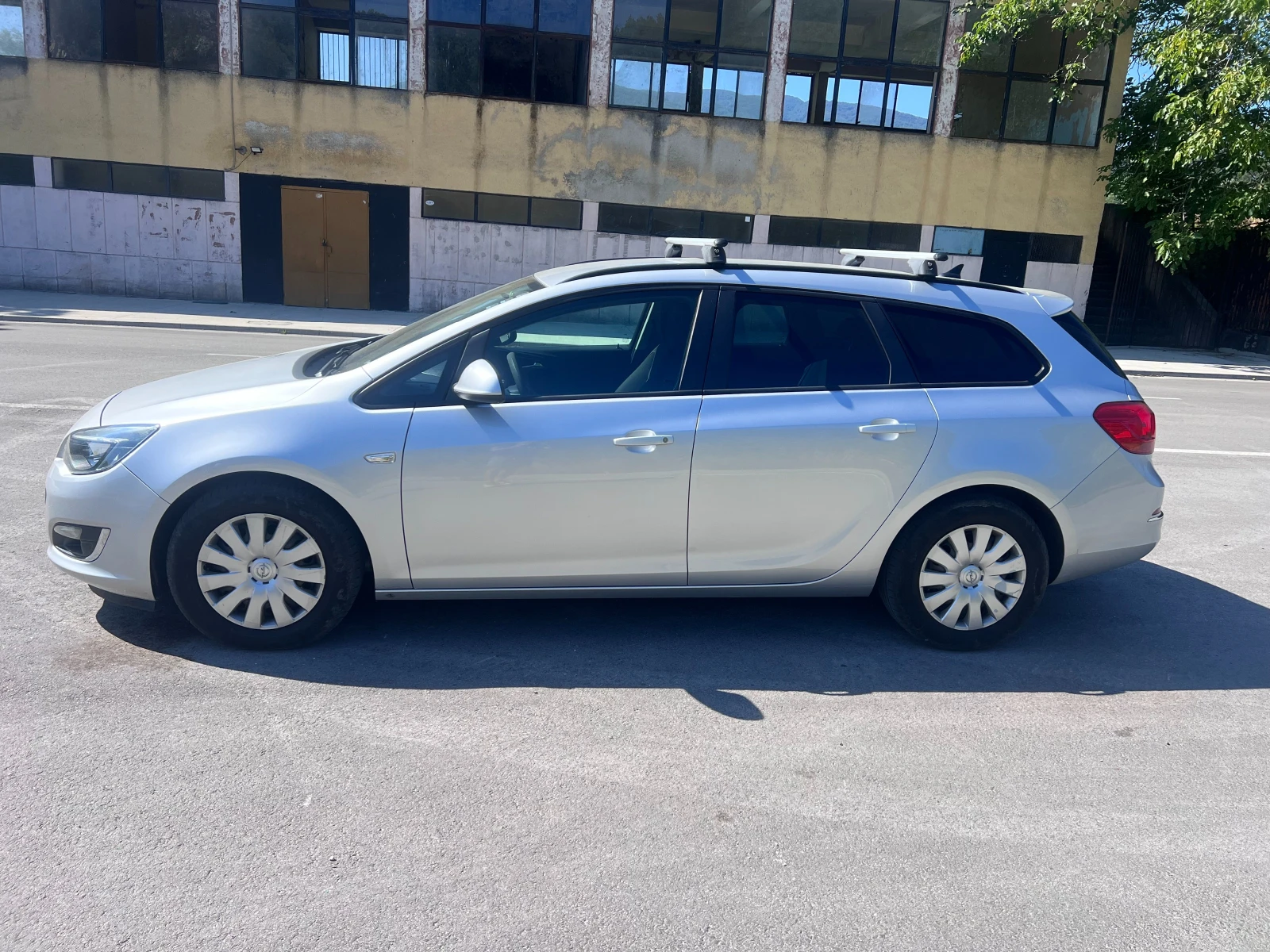 Opel Astra, снимка 3 - Автомобили и джипове - 55513382