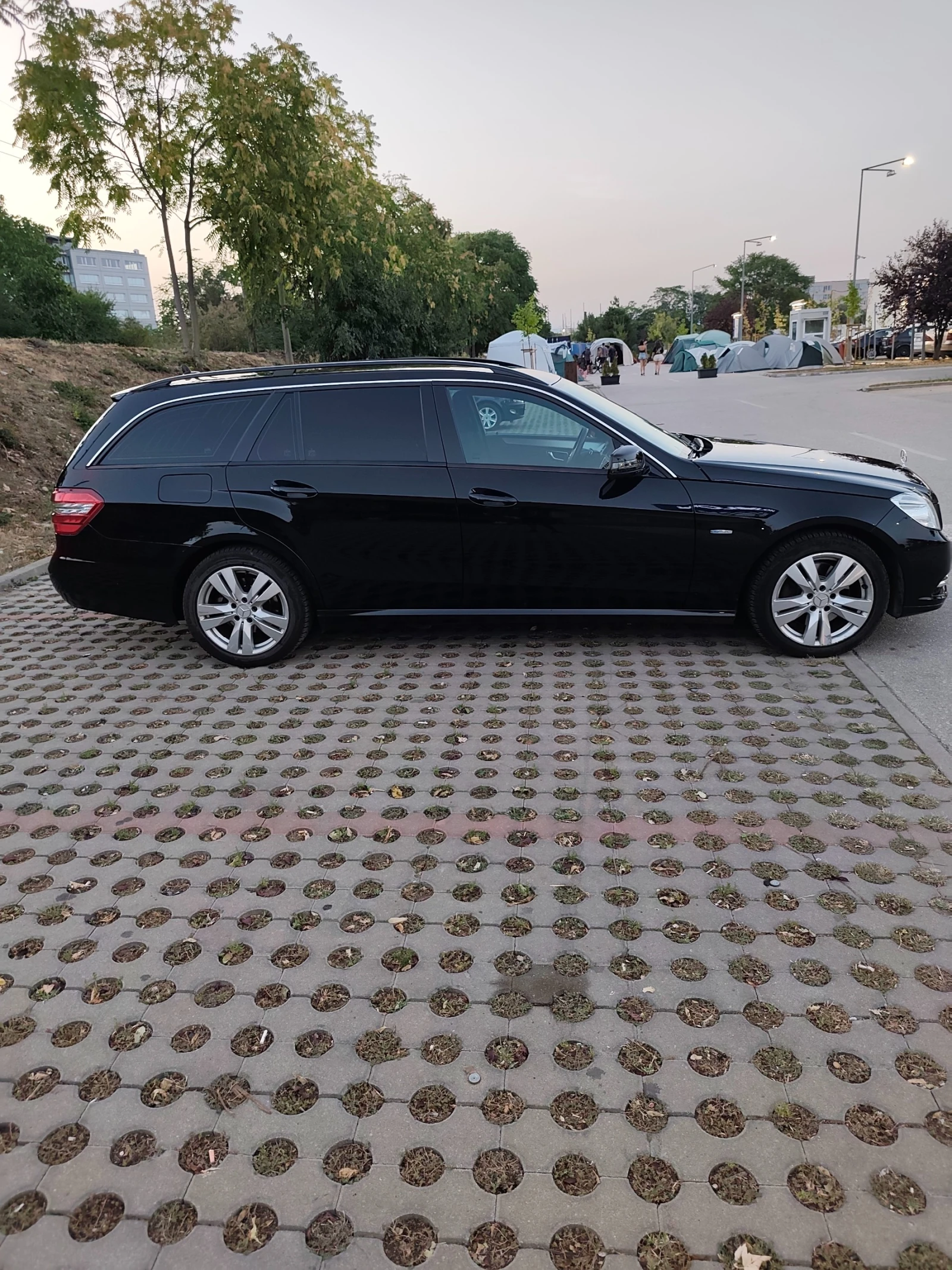 Mercedes-Benz E 250 4matic , снимка 3 - Автомобили и джипове - 55849038