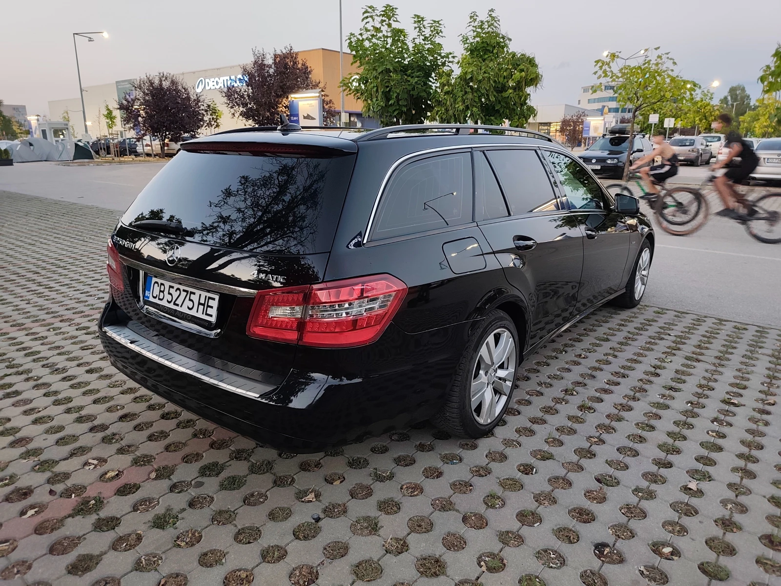 Mercedes-Benz E 250 4matic , снимка 14 - Автомобили и джипове - 55849038