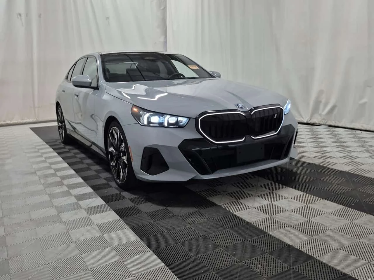 BMW i5 * XDRIVE40 * CARFAX * , снимка 2 - Автомобили и джипове - 56300755