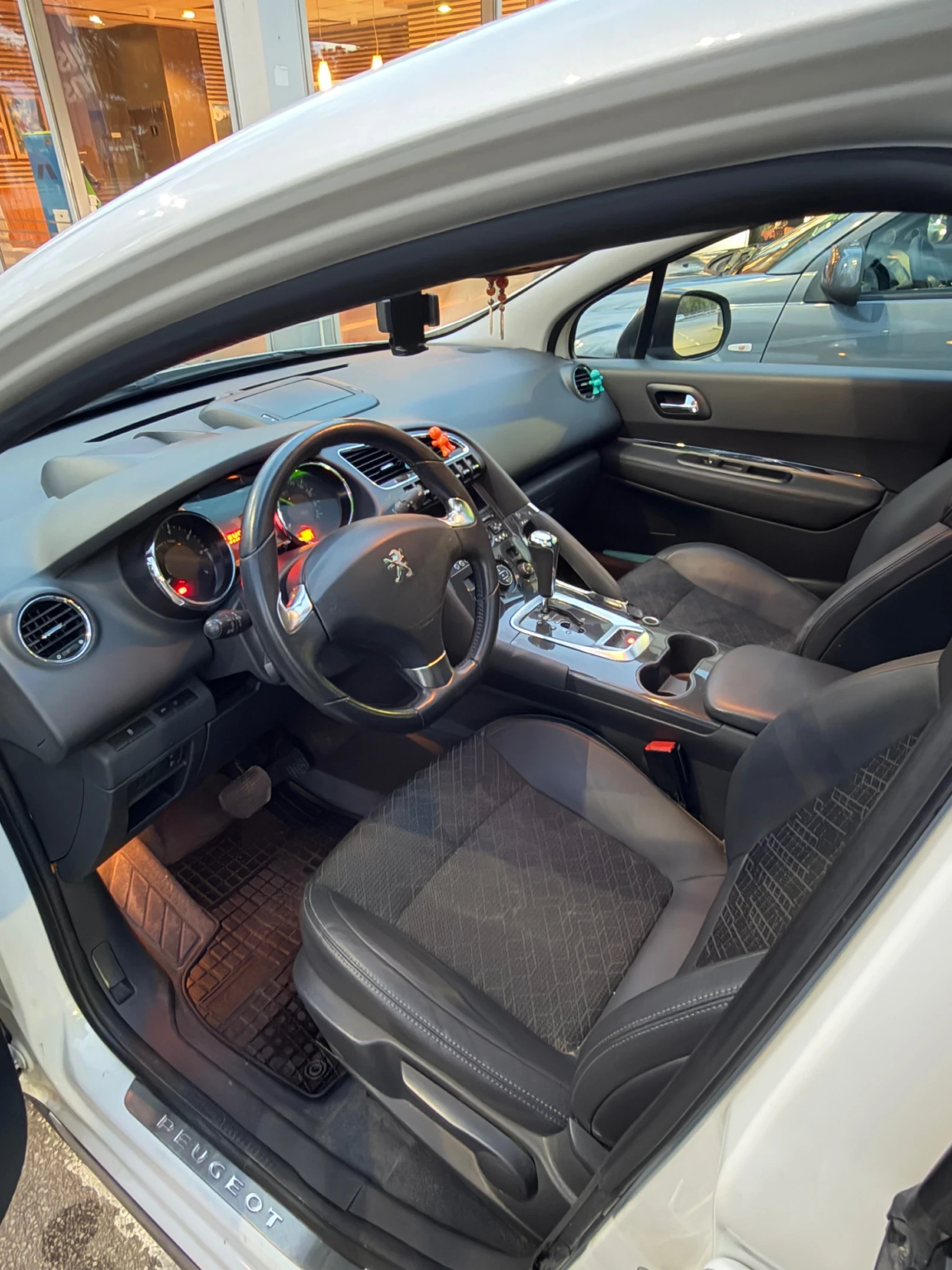 Peugeot 3008 1.6, снимка 6 - Автомобили и джипове - 56525573