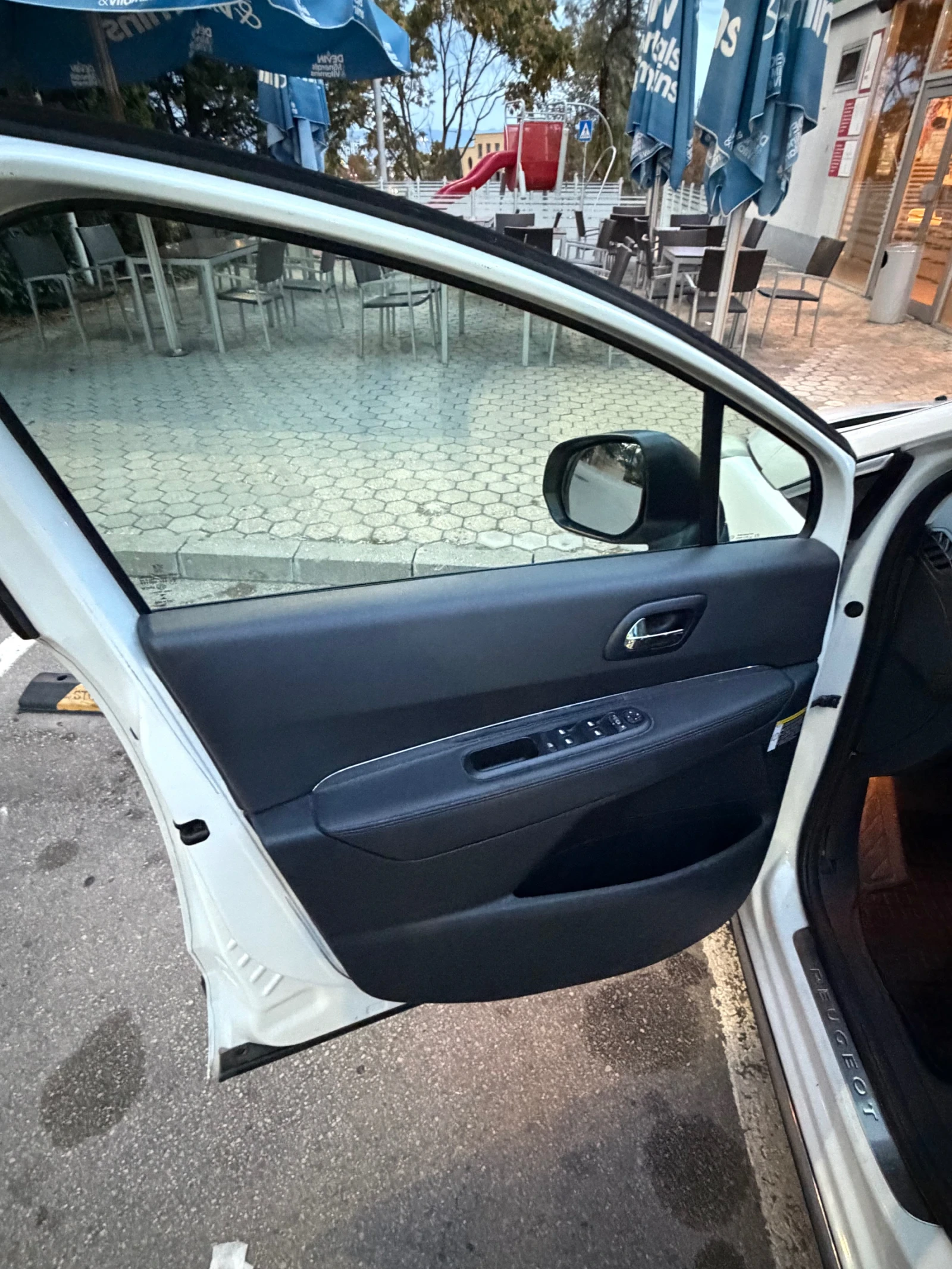 Peugeot 3008 1.6, снимка 5 - Автомобили и джипове - 56525573