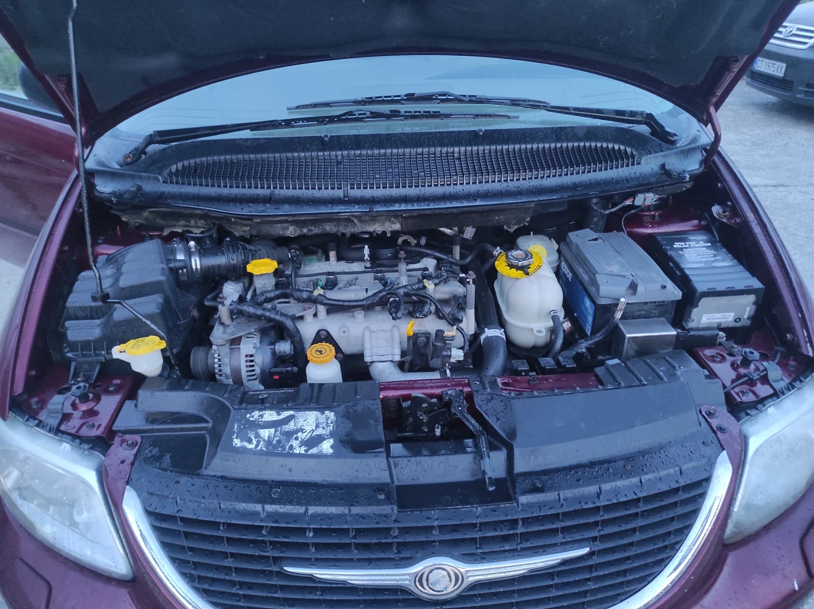 Chrysler Voyager 2.5 CRD TD, снимка 13 - Автомобили и джипове - 56696771