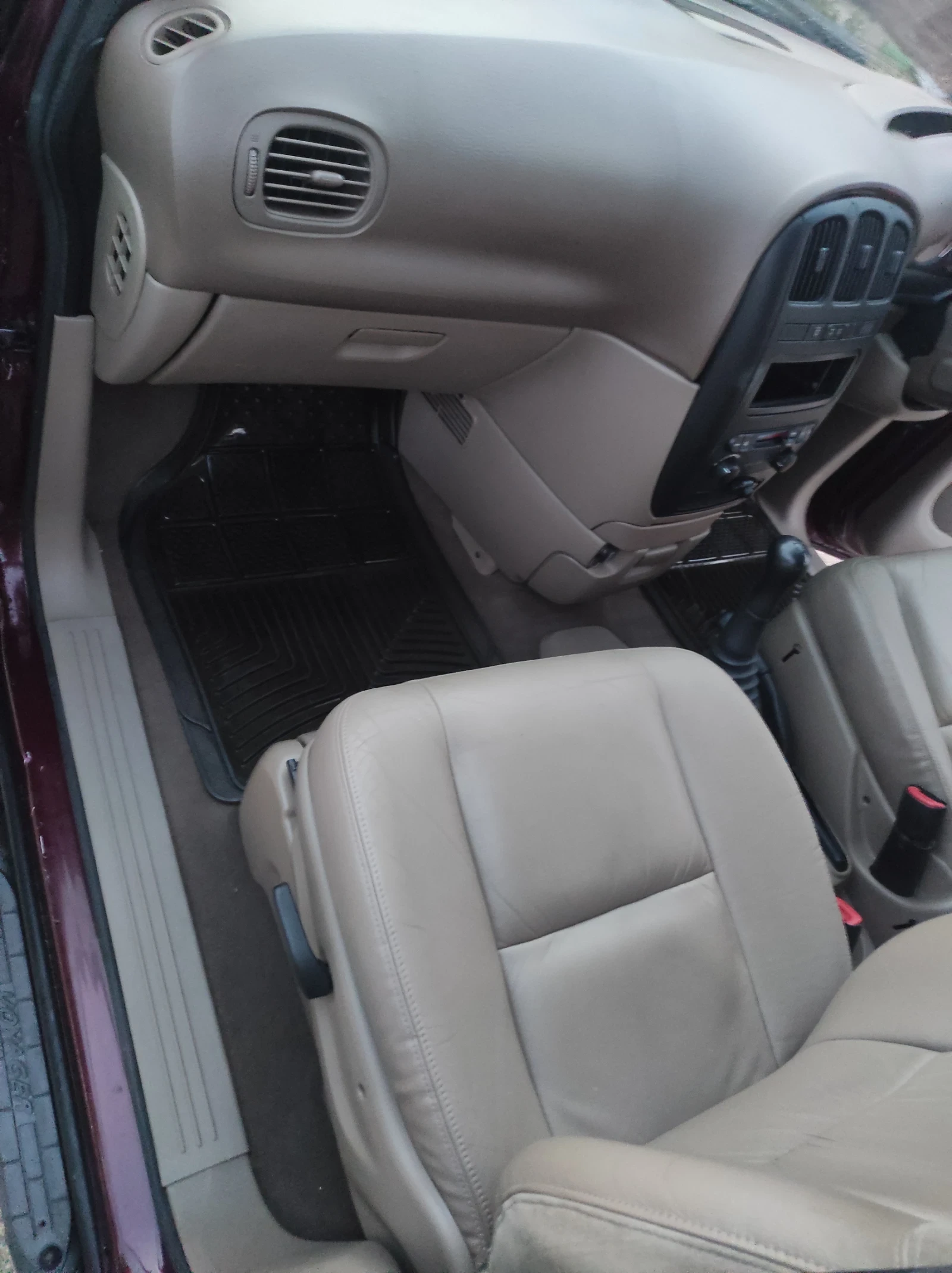 Chrysler Voyager 2.5 CRD TD, снимка 11 - Автомобили и джипове - 56696771