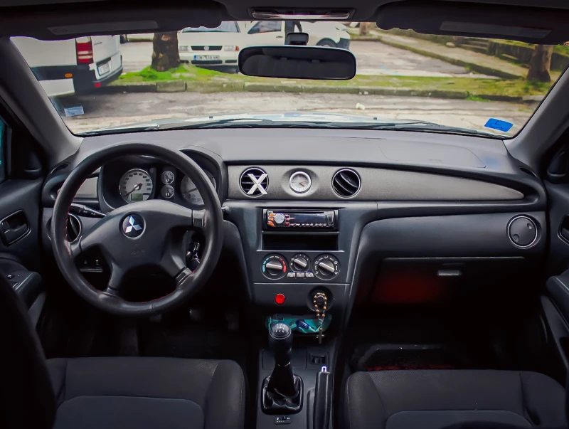 Mitsubishi Outlander, снимка 8 - Автомобили и джипове - 53407374