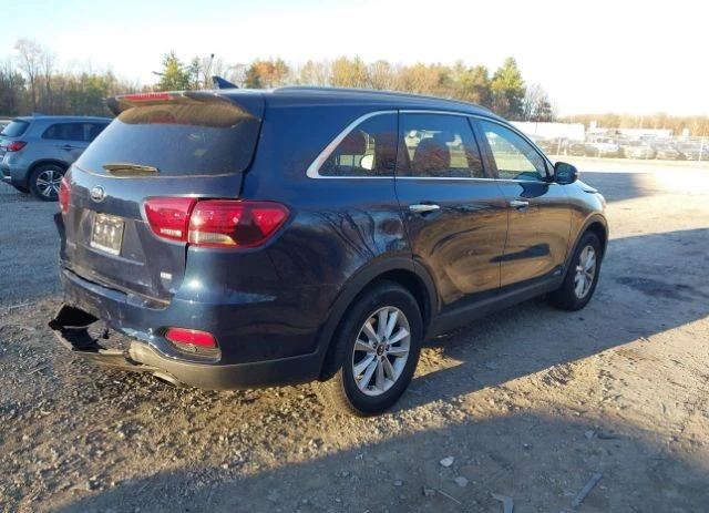 Kia Sorento LX AWD ФИКСИРАНА ЦЕНА ДО БЪЛГАРИЯ!, снимка 3 - Автомобили и джипове - 48097767