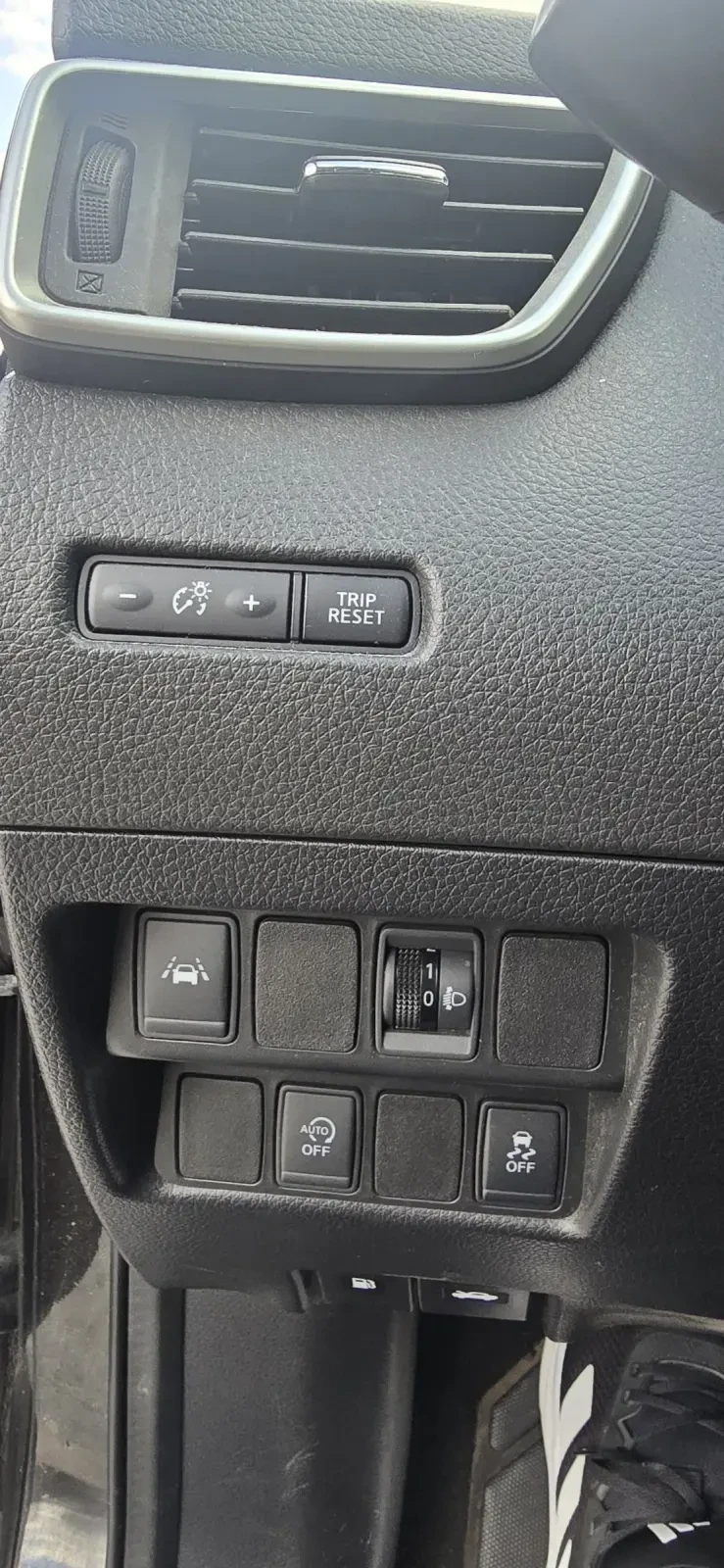 Nissan Qashqai 1.5 dci-110, снимка 10 - Автомобили и джипове - 54001167