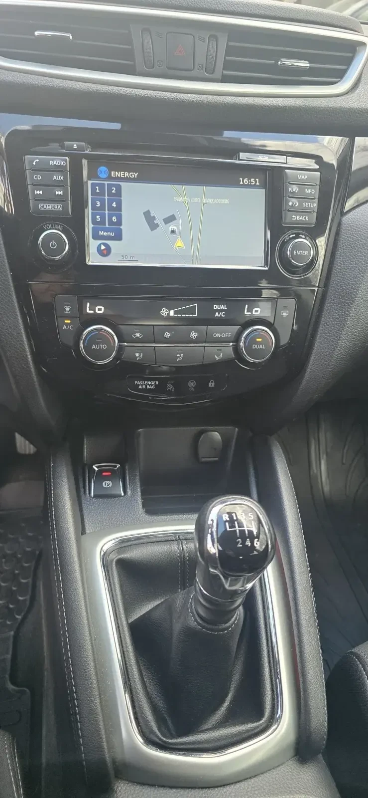 Nissan Qashqai 1.5 dci-110, снимка 8 - Автомобили и джипове - 54001167