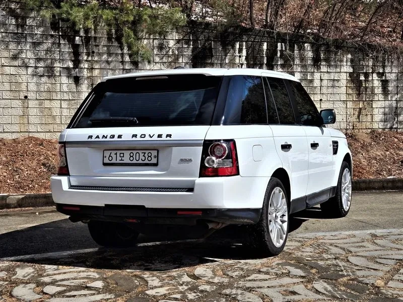Land Rover Range Rover Sport 3.0D, снимка 3 - Автомобили и джипове - 54500517