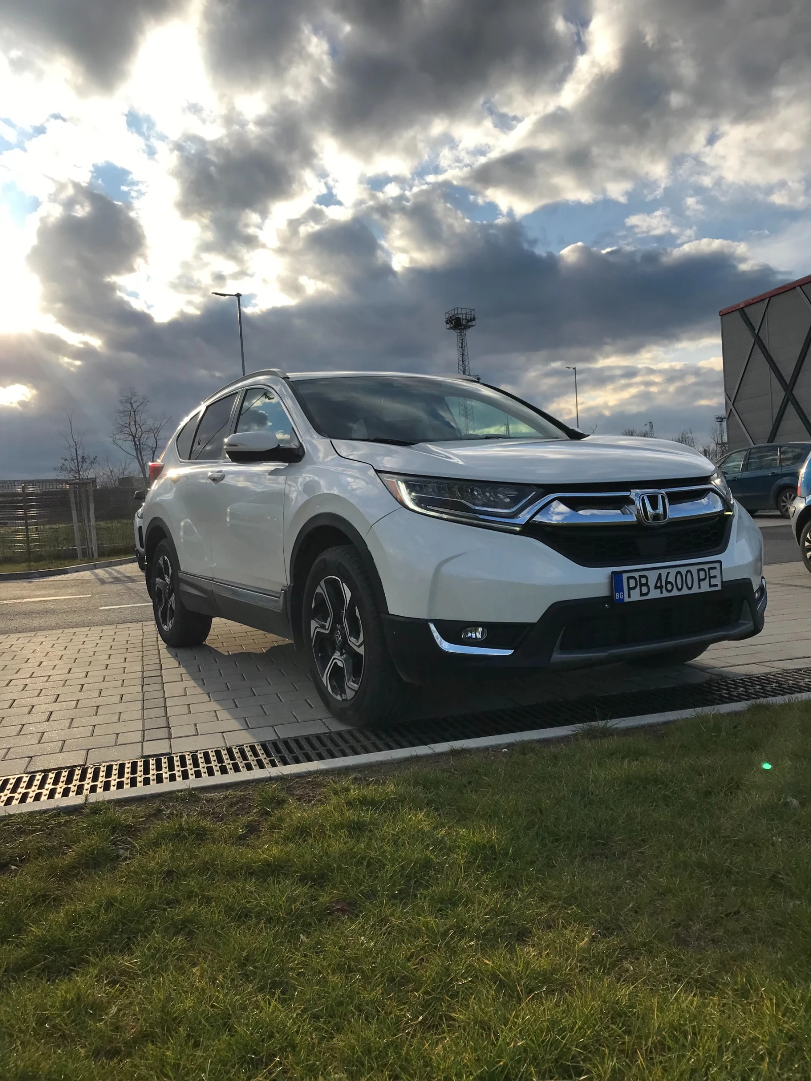 Honda Cr-v 1.5 Turbo TOURING 4X4  - изображение 2
