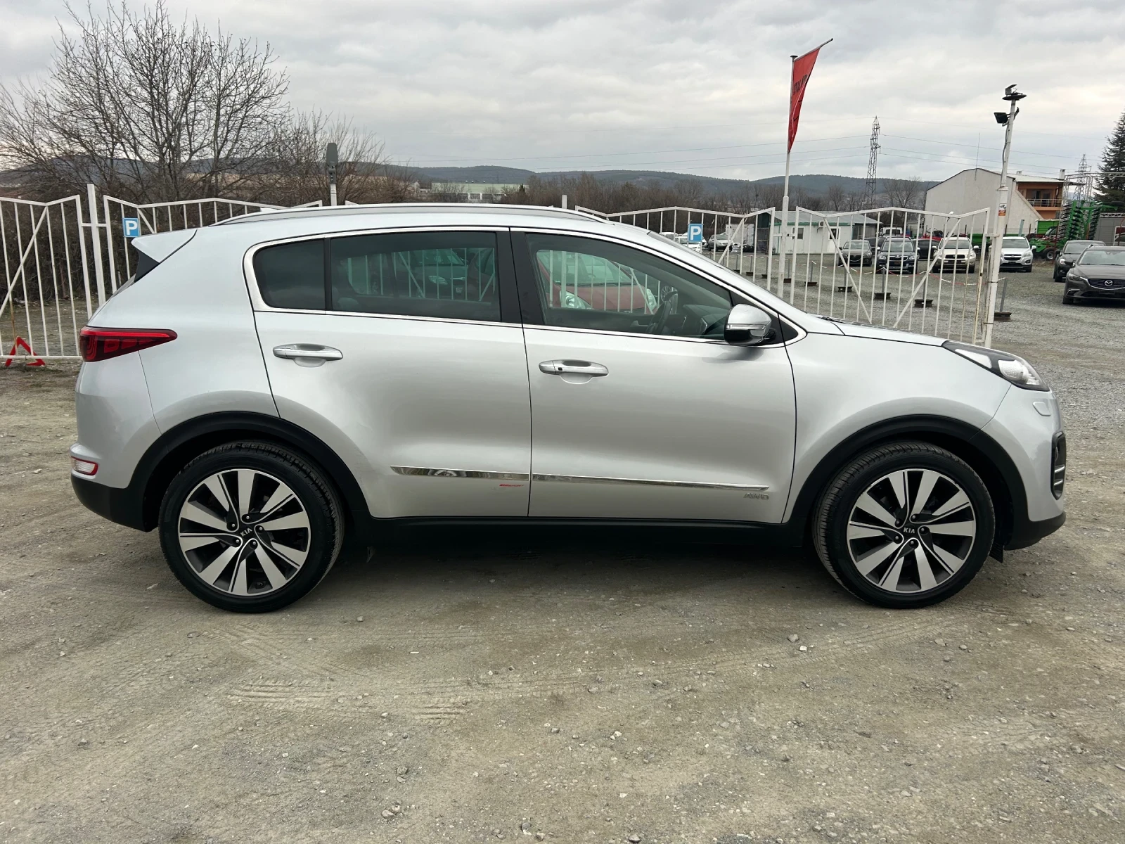 Kia Sportage GT LINE  2.0-185 4X4 /DISTRONIC /АВТОМАТИК/ ЕВРО6 - изображение 4