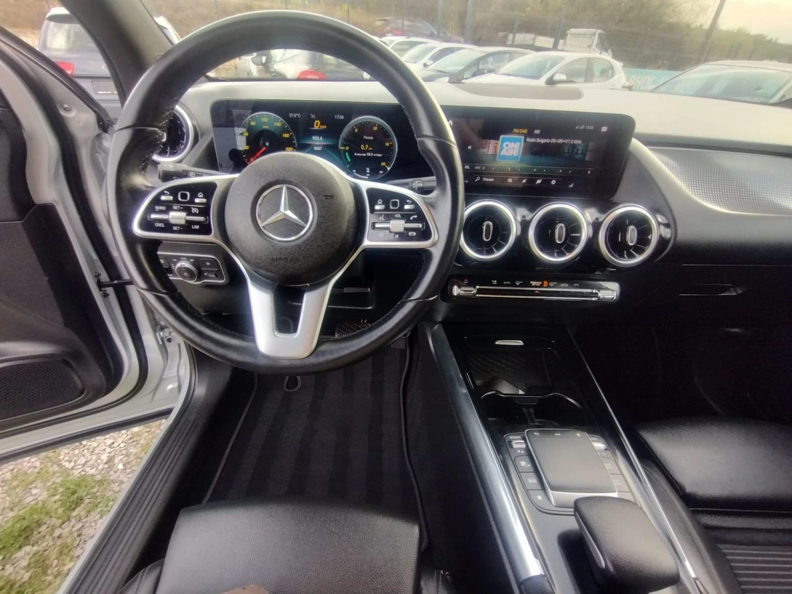 Mercedes-Benz GLA 250   MERCEDES GLA 250 8500КМ РЕАЛНИ - изображение 8