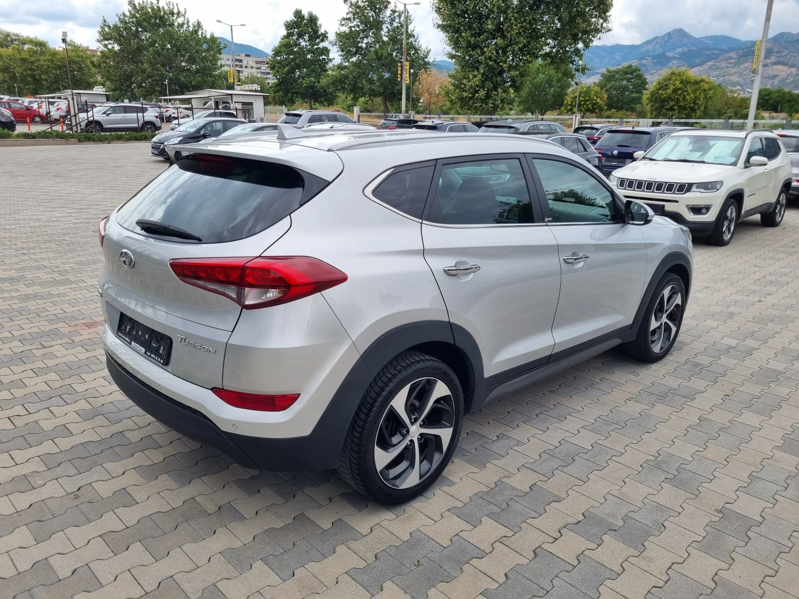 Hyundai Tucson 1.7CRDi-2017г. КАТО НОВ* СМЕНЕН СЪЕДИНИТЕЛ! - изображение 6