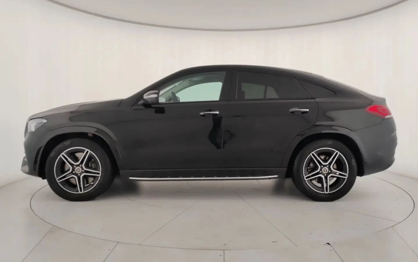 Mercedes-Benz GLE 350  Coupe 4Matic AMG-Line - изображение 4