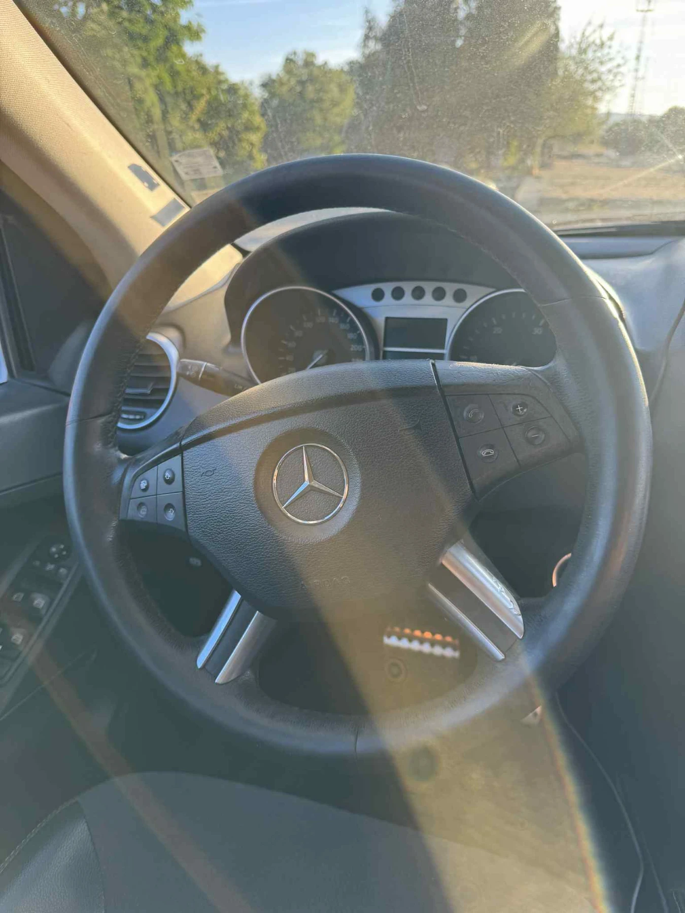 Mercedes-Benz ML 320  - изображение 9
