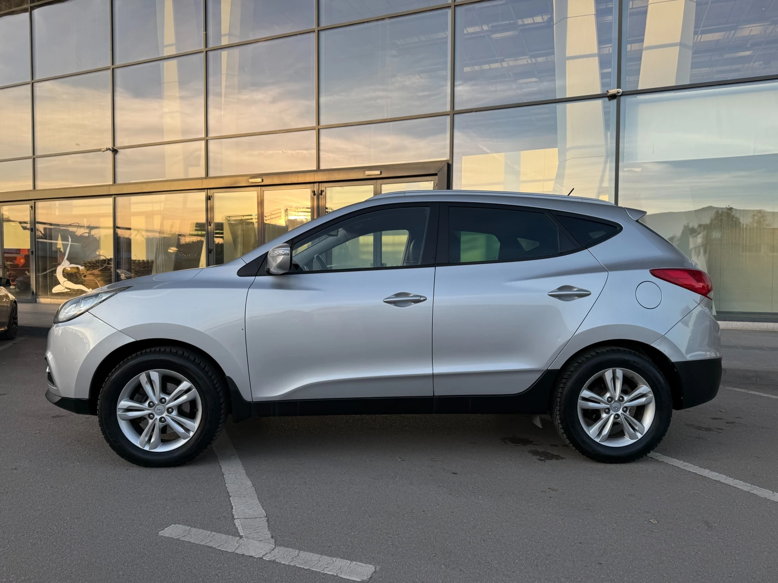 Hyundai IX35 6 МЕСЕЦА ГАРАНЦИЯ/2.0CRDI 136к.с. Кожа/Подгрев - изображение 2