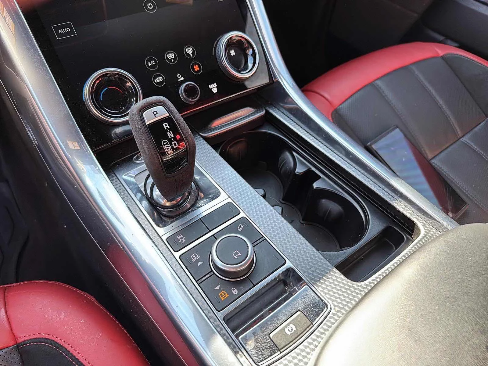 Land Rover Range Rover Sport * HST* CARFAX * БЕЗ ПЪРВОНАЧАЛНА ВНОСКА - изображение 10