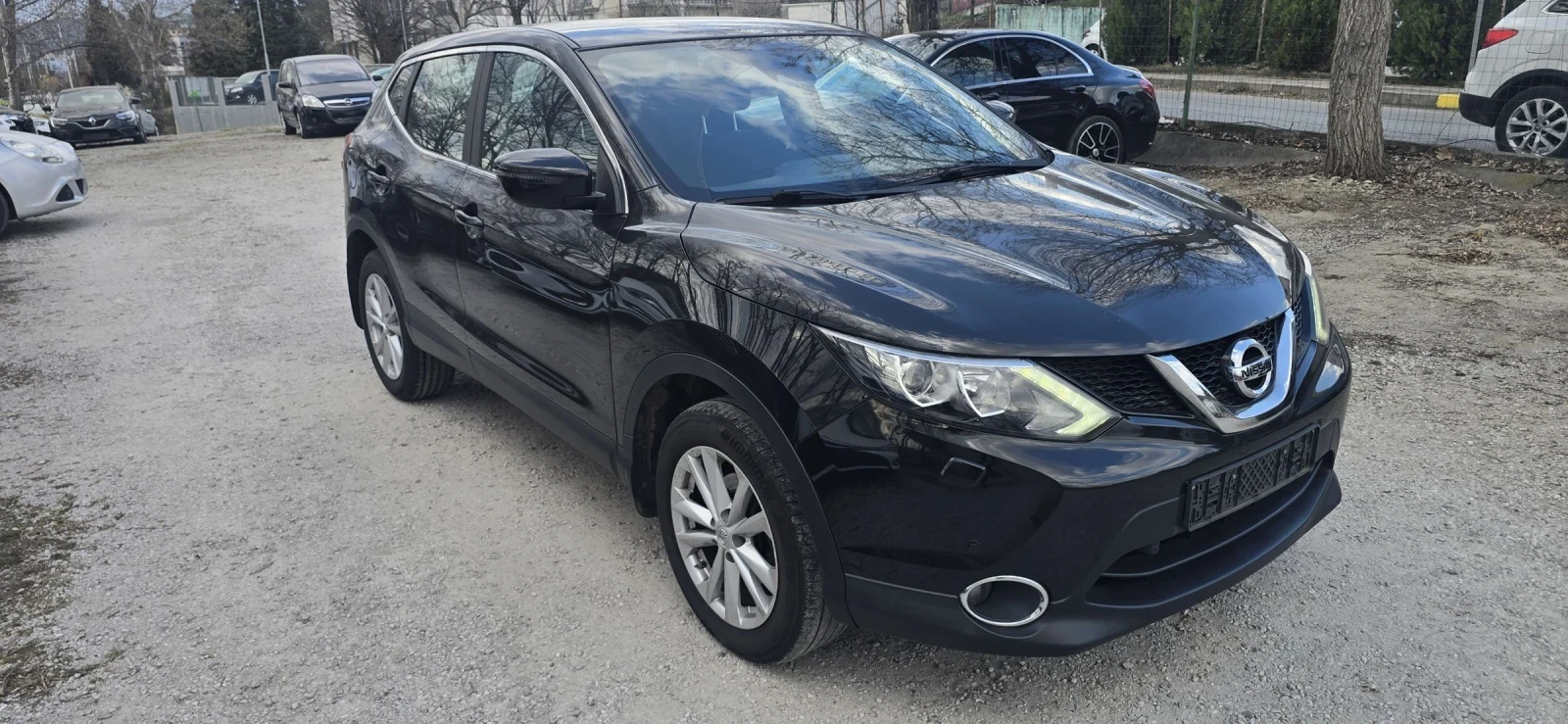 Nissan Qashqai 1.5 dci-110, снимка 6 - Автомобили и джипове - 54001167