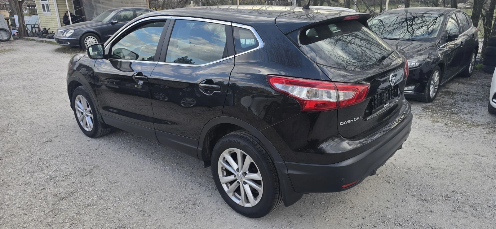 Nissan Qashqai 1.5 dci-110, снимка 3 - Автомобили и джипове - 54001167