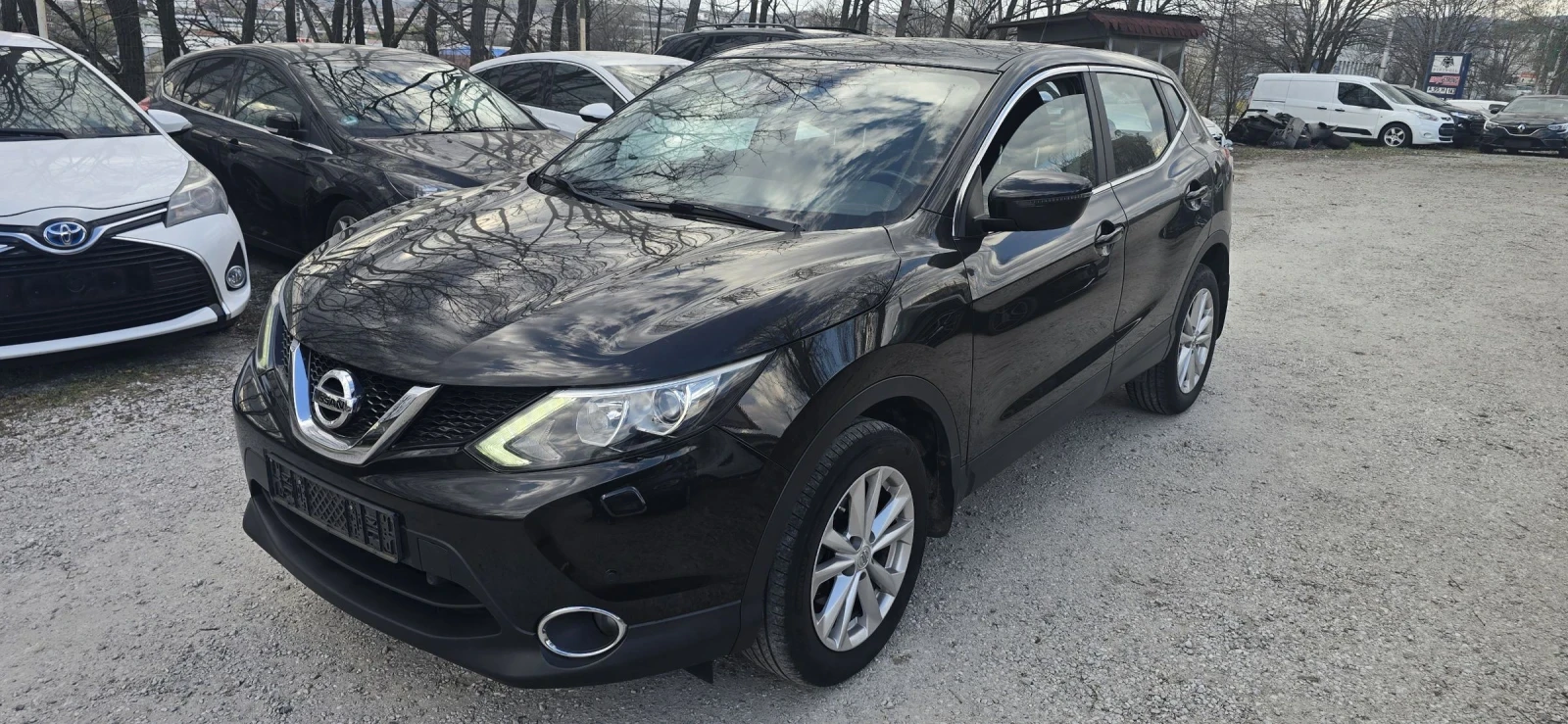Nissan Qashqai 1.5 dci-110, снимка 2 - Автомобили и джипове - 54001167