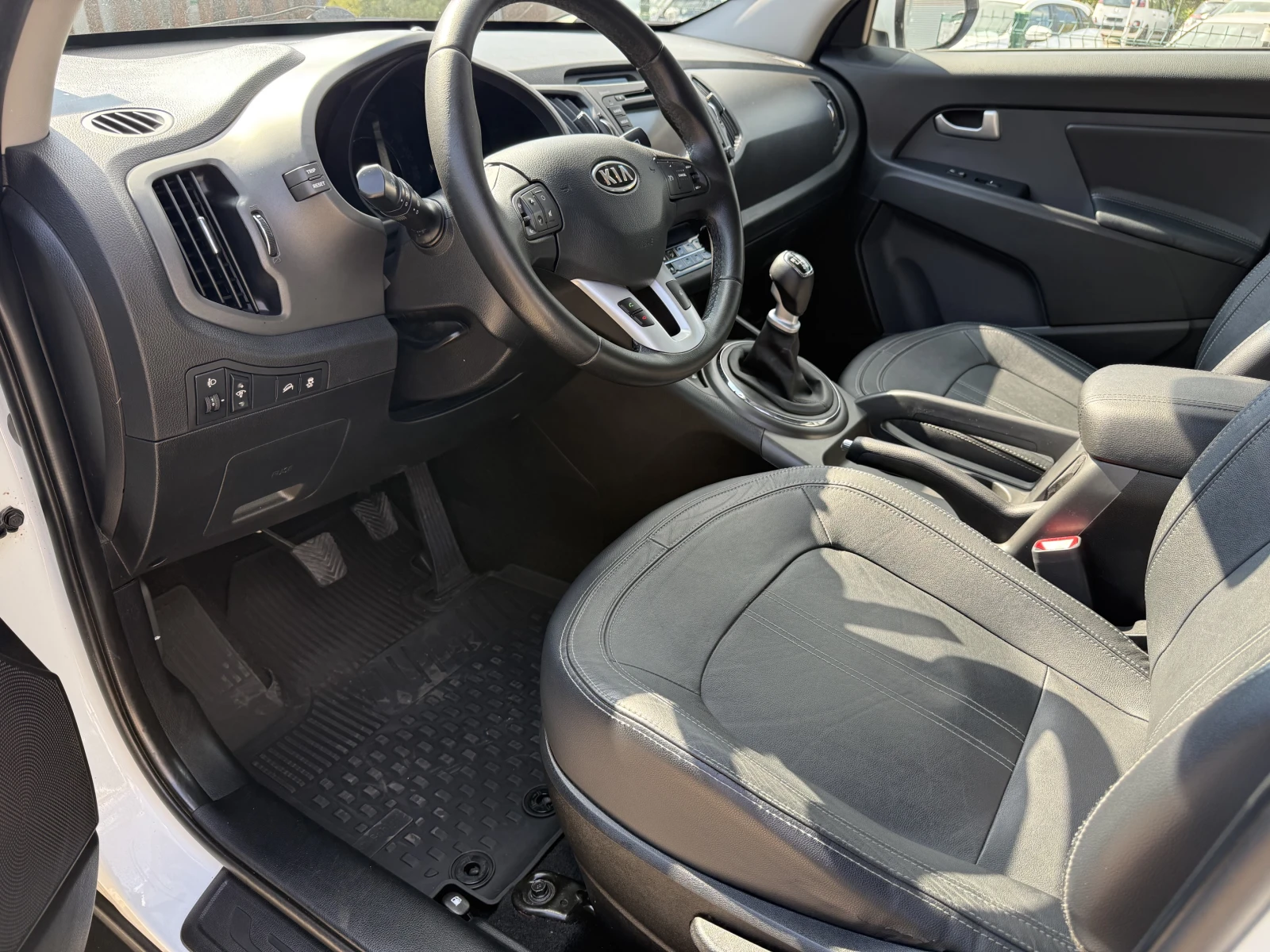 Kia Sportage 1.7CRDI, снимка 9 - Автомобили и джипове - 54245225