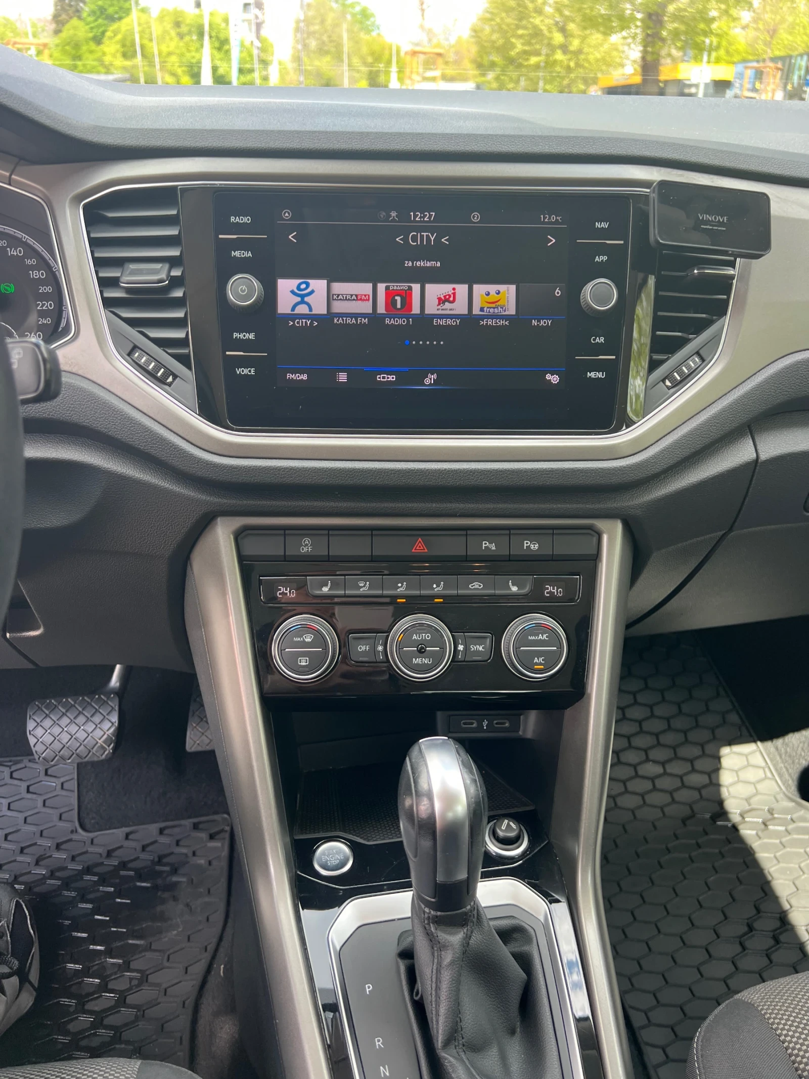 VW T-Roc, снимка 7 - Автомобили и джипове - 54293971