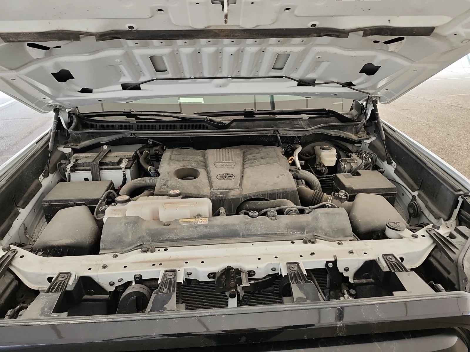 Toyota Tundra 4WD SR CrewMax , снимка 8 - Автомобили и джипове - 54470147