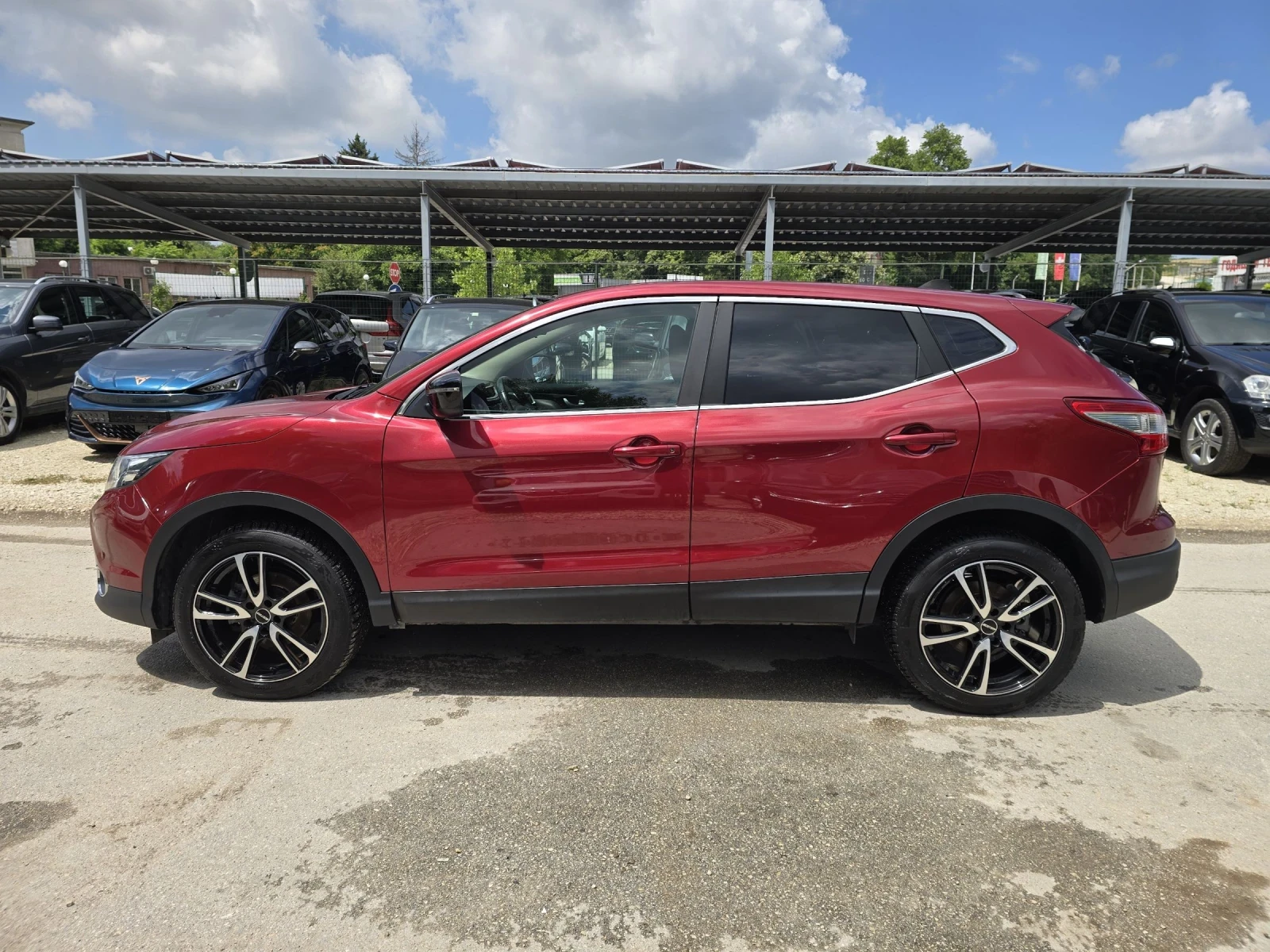 Nissan Qashqai 1.5dci 110к.с Топ състояние , снимка 7 - Автомобили и джипове - 55032786